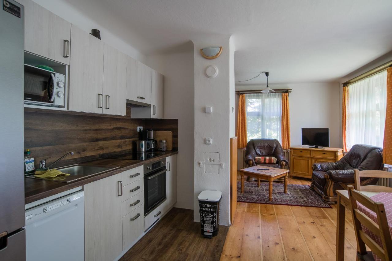 Samostatný mezonetový apartmán s dvěmi ložnicemi a vlastní krytou terasou a sdíleným bazénem Rudník Extérieur photo
