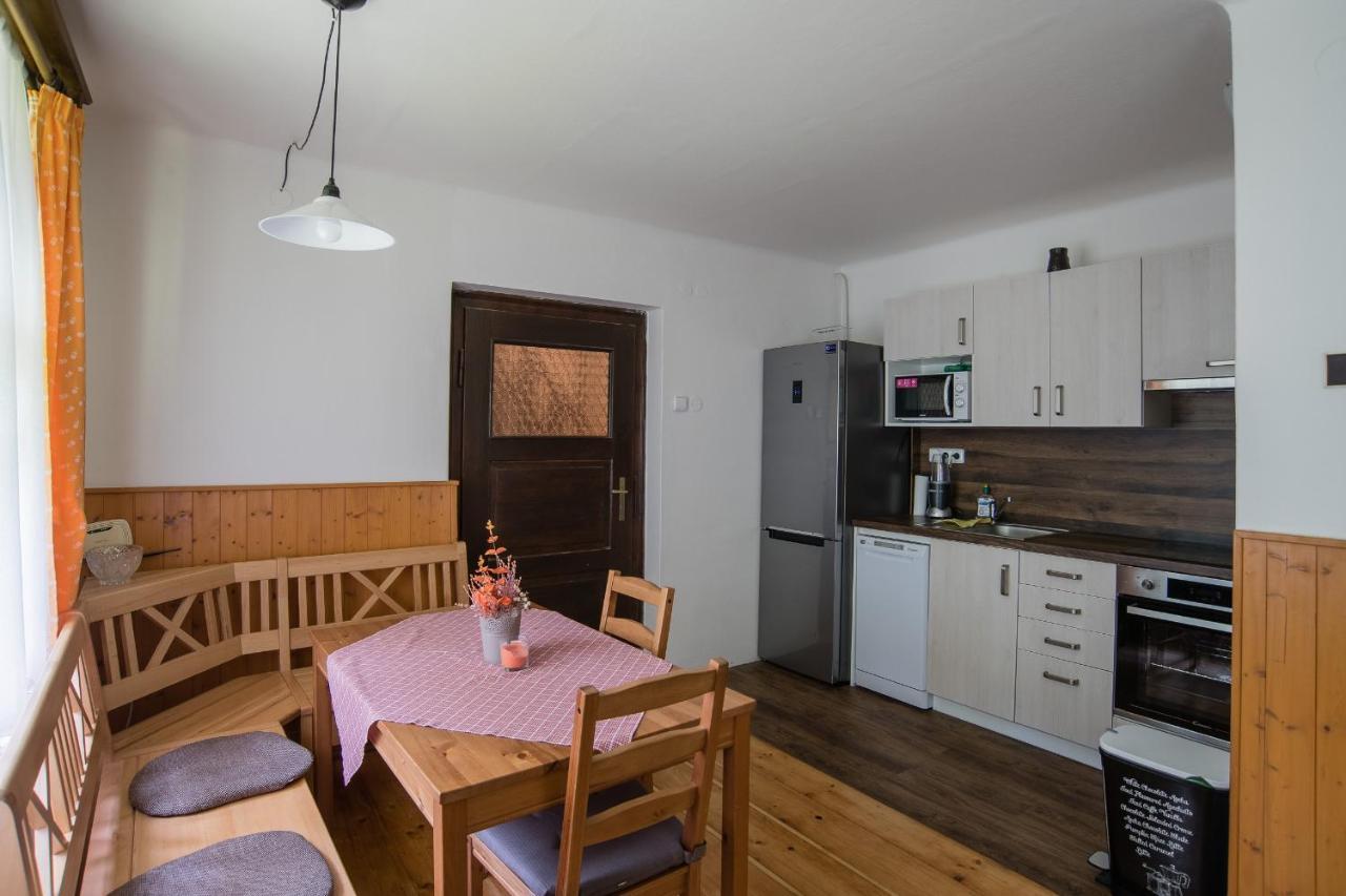 Samostatný mezonetový apartmán s dvěmi ložnicemi a vlastní krytou terasou a sdíleným bazénem Rudník Extérieur photo