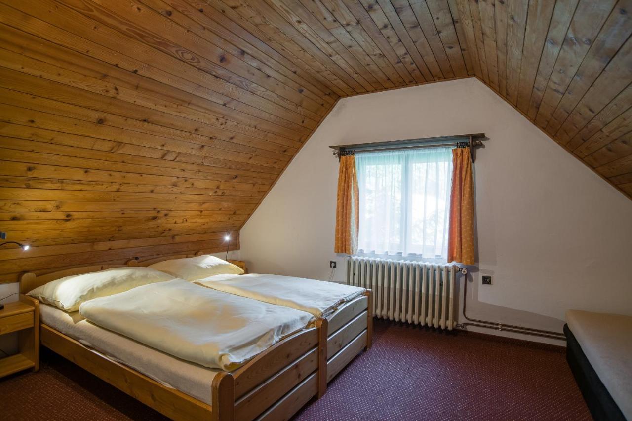 Samostatný mezonetový apartmán s dvěmi ložnicemi a vlastní krytou terasou a sdíleným bazénem Rudník Extérieur photo