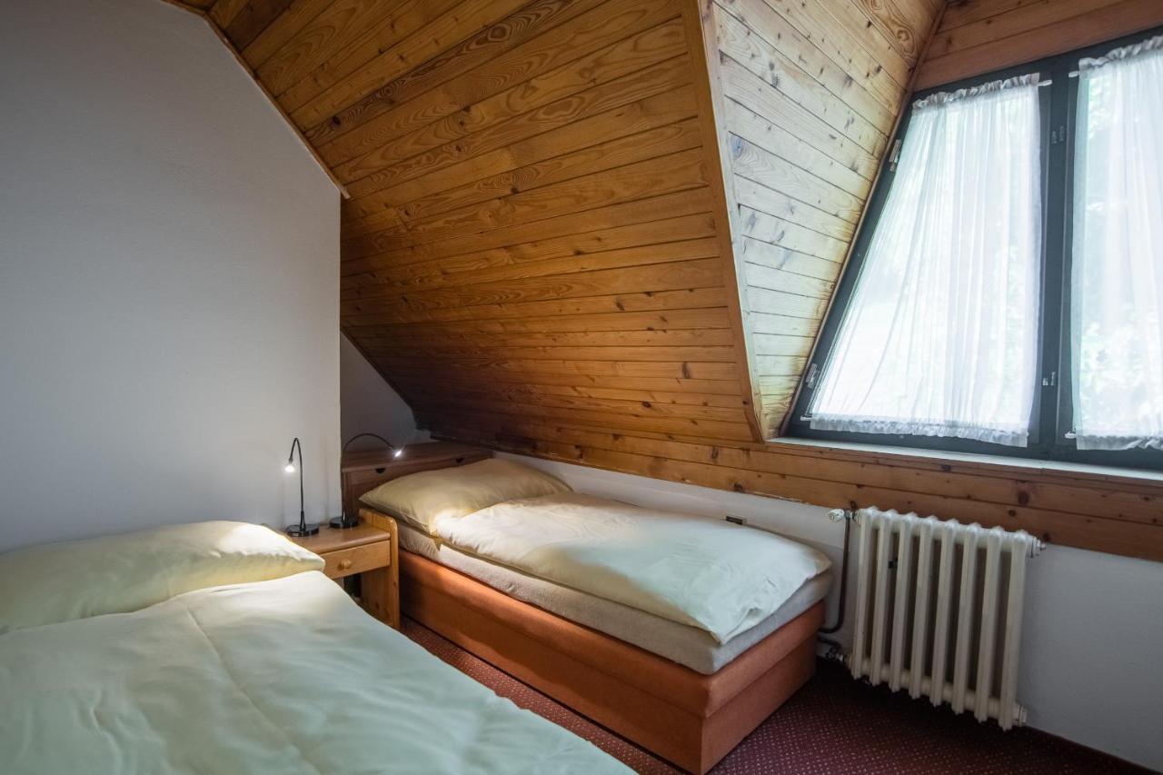 Samostatný mezonetový apartmán s dvěmi ložnicemi a vlastní krytou terasou a sdíleným bazénem Rudník Extérieur photo