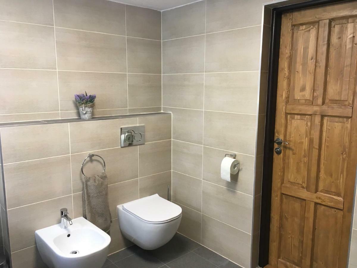 Samostatný mezonetový apartmán s dvěmi ložnicemi a vlastní krytou terasou a sdíleným bazénem Rudník Extérieur photo