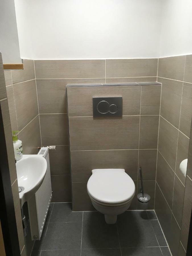 Samostatný mezonetový apartmán s dvěmi ložnicemi a vlastní krytou terasou a sdíleným bazénem Rudník Extérieur photo