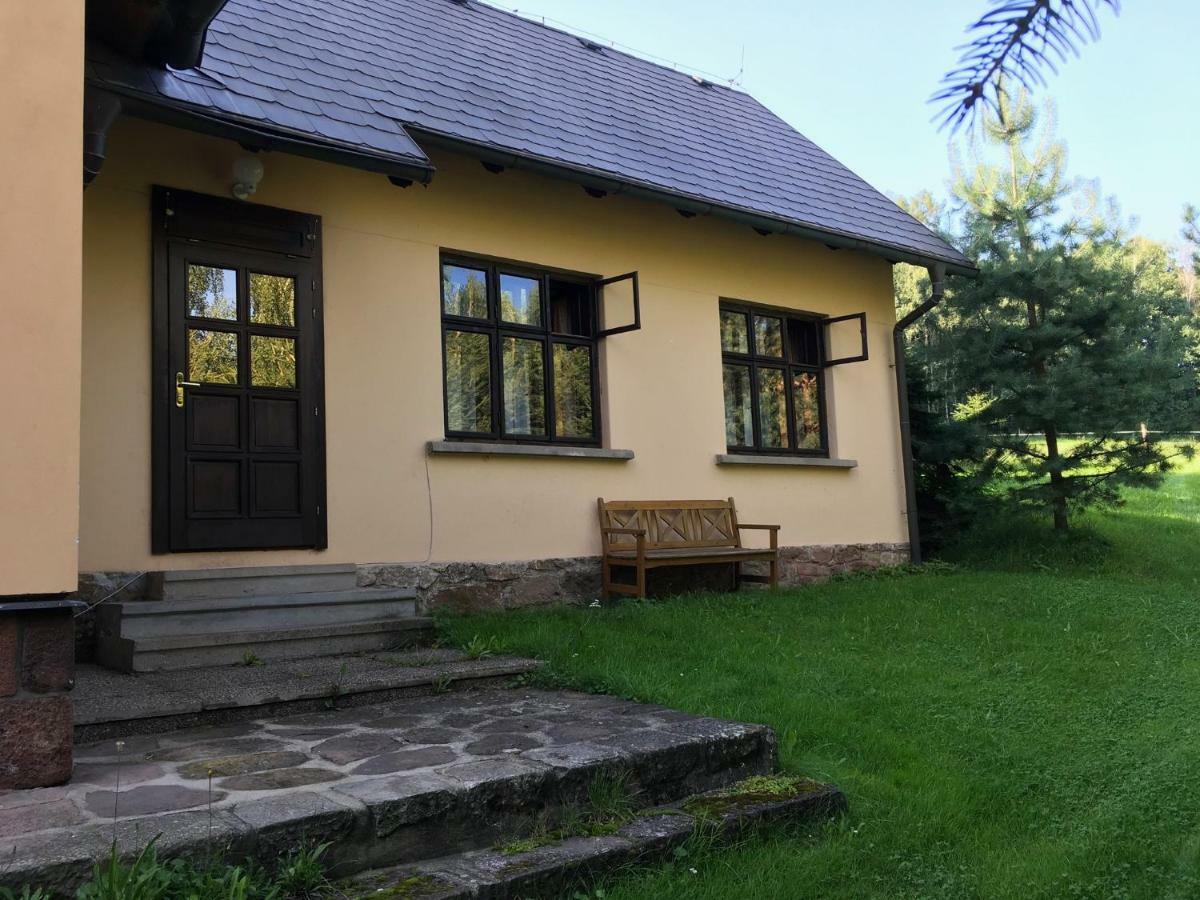 Samostatný mezonetový apartmán s dvěmi ložnicemi a vlastní krytou terasou a sdíleným bazénem Rudník Extérieur photo